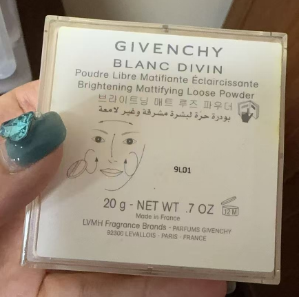 GIVENCHY 粉饼